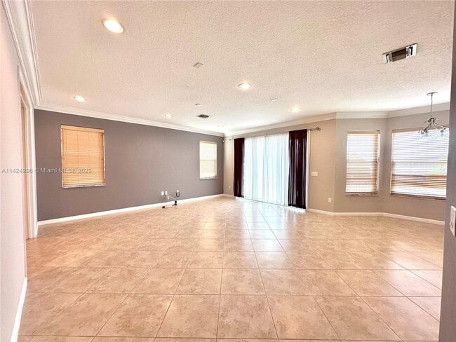 Building Photo - 16579 SW 54th Ct