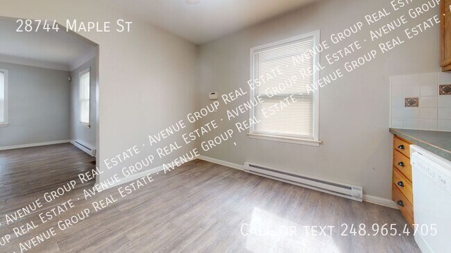 Foto del edificio - 28744 Maple St