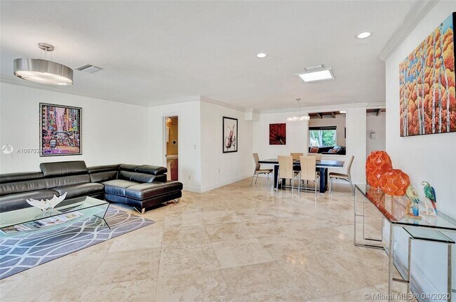 Building Photo - Beautiful Home in a Great Location