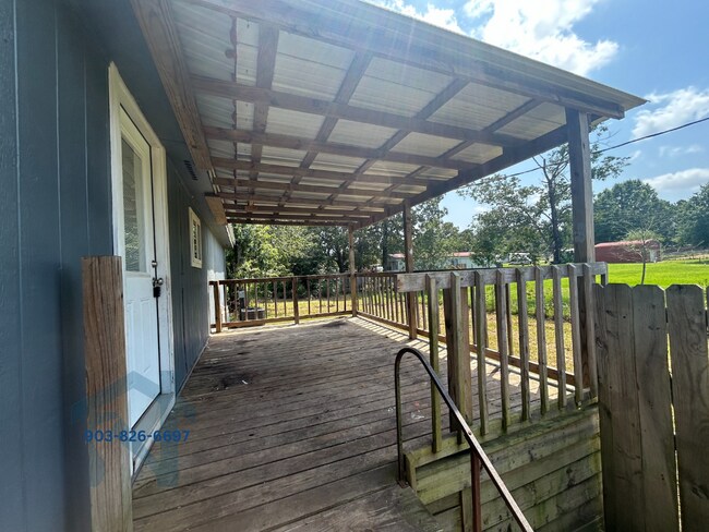 Foto del edificio - 1527 Clear Springs Rd