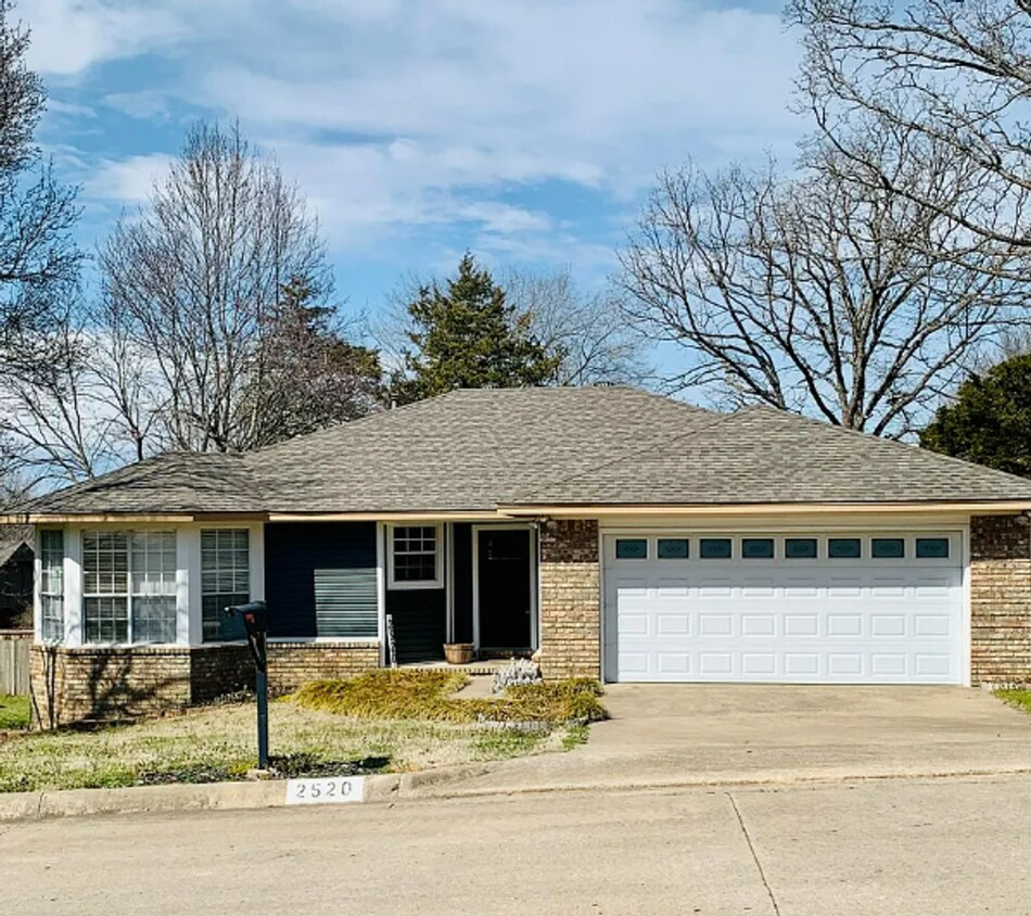 Primary Photo - Charming 3 Bedroom Home with Modern Upgrad...