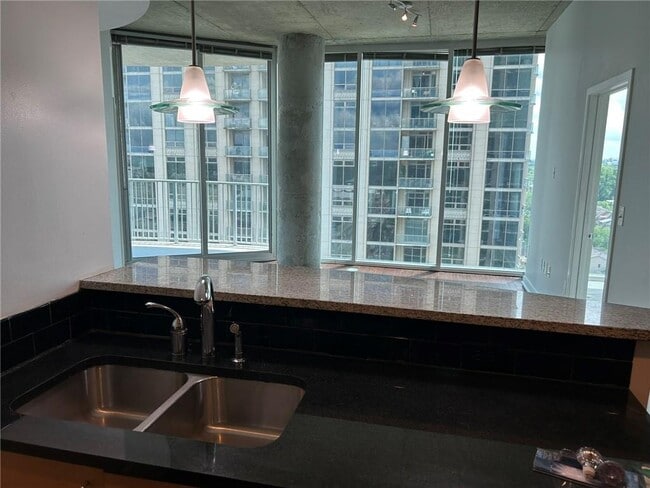 Foto del edificio - 361 17th St