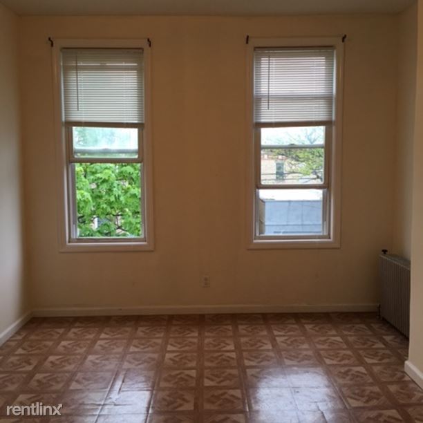 Building Photo - 2016 Grove St