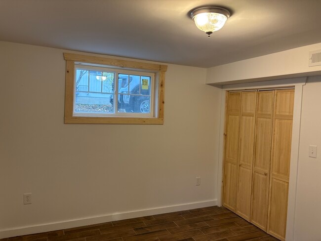 Dormitorio 1 - 215 Irene Ave