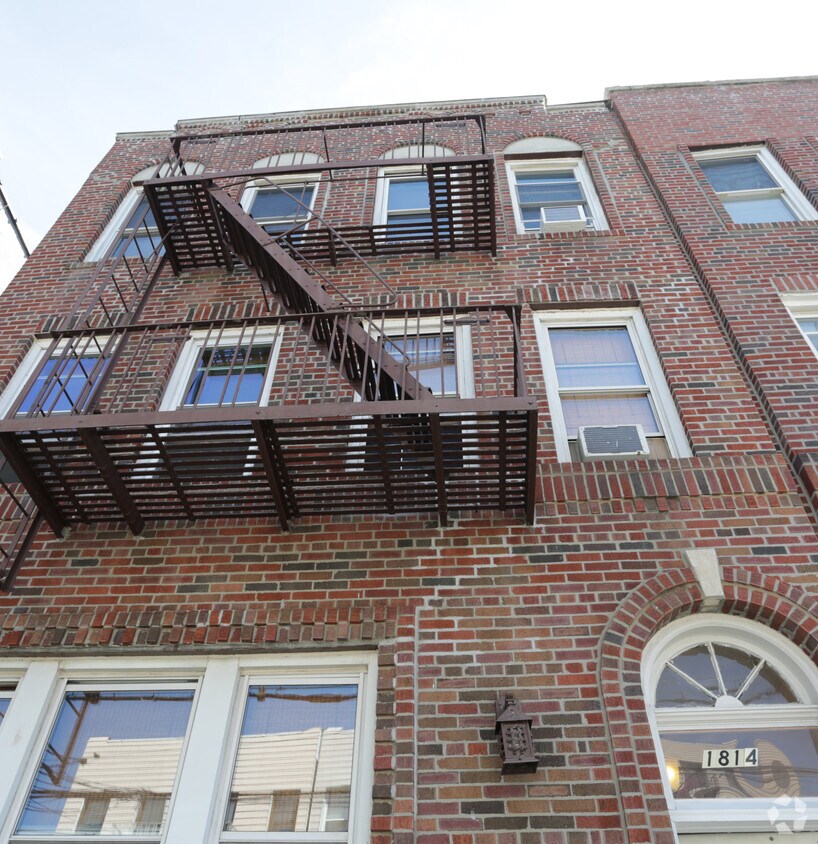 Foto del edificio - 1814 Radcliff