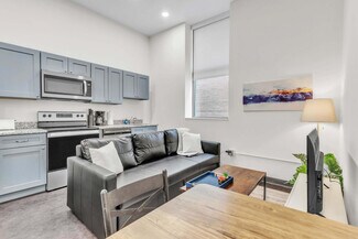 Building Photo - 800 Penn Ave