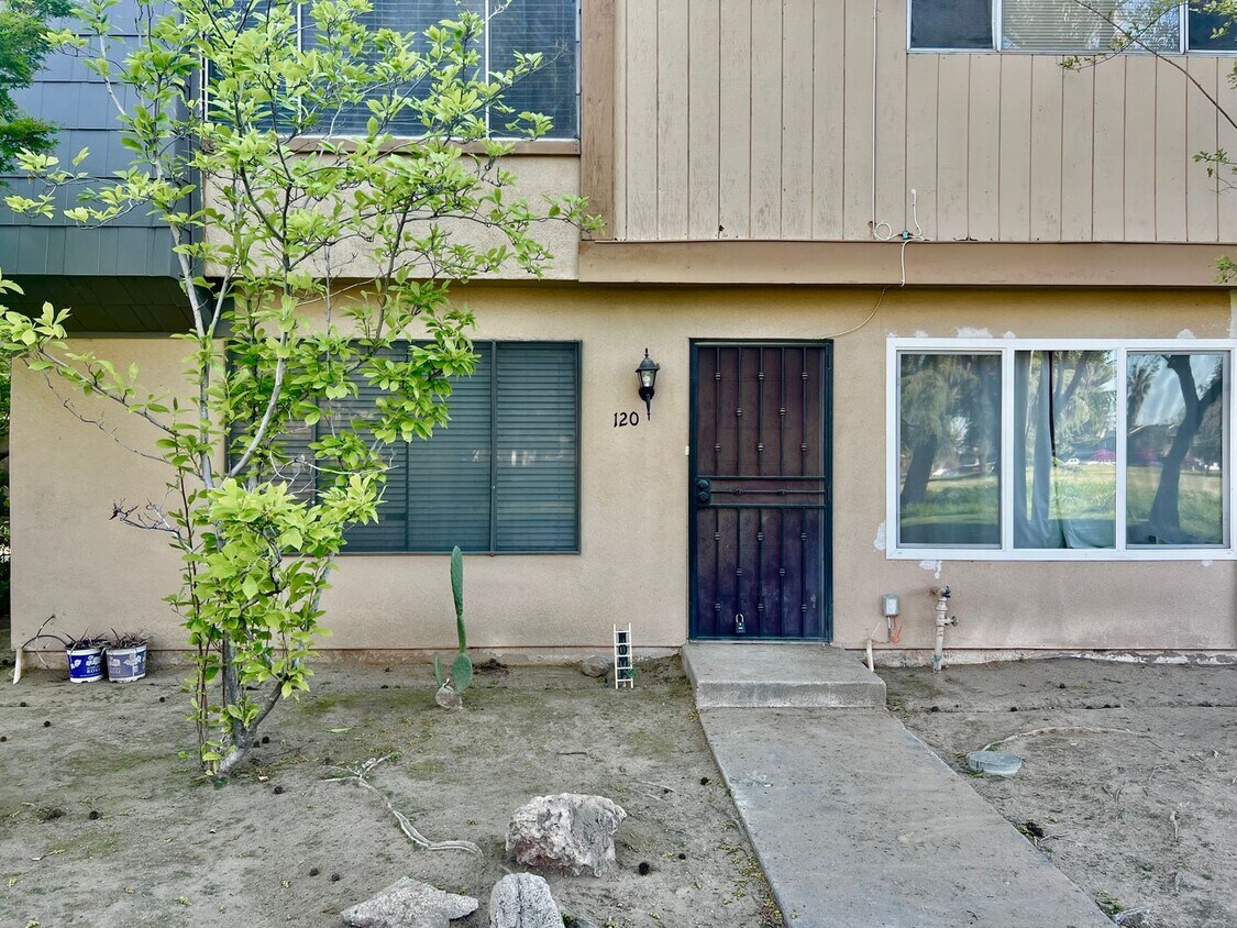 5164 E Ashlan Ave, Fresno, CA 93727 House Rental in Fresno, CA