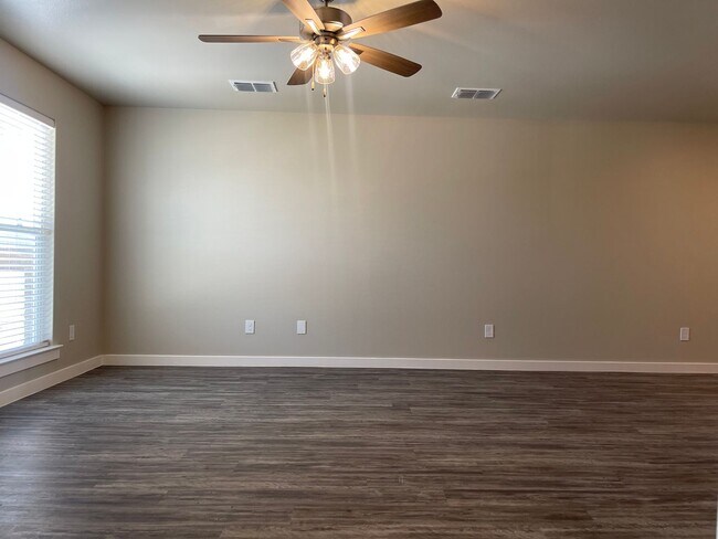 Building Photo - 3 Bed / 2 Bath Cooper School District!