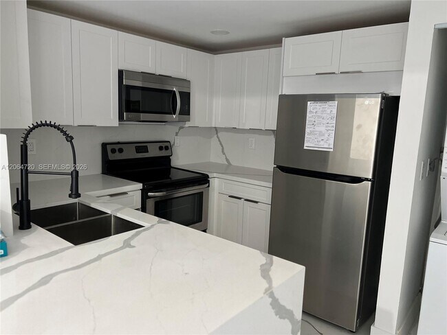 Foto del edificio - 9990 NW 9th Street Cir