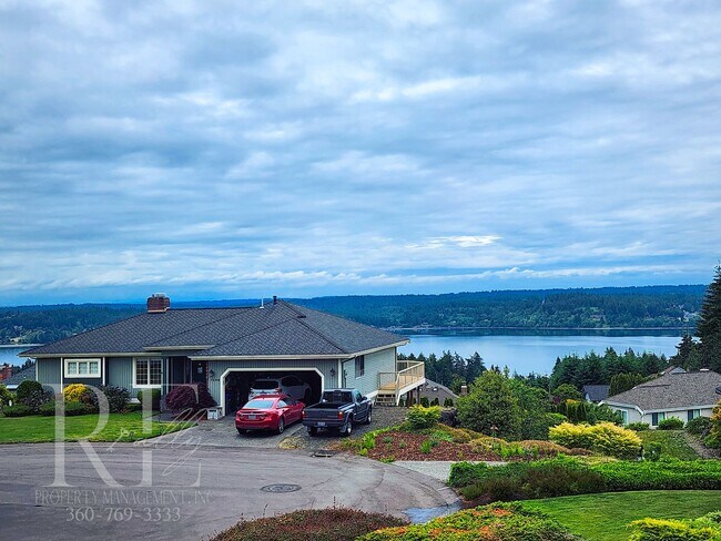 Building Photo - Stunning Single Story Home with Panoramic ...