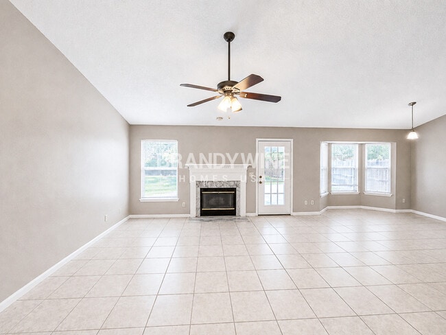 Building Photo - 7768 Rockridge Dr W