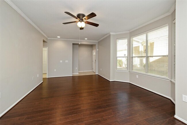 Foto del edificio - 13600 Breton Ridge St