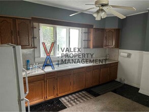 Building Photo - 1310 Swetland St