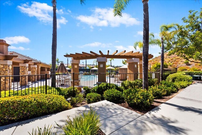 Building Photo - $3,456 - 2 Bed / 2 Bath Stunning Corner Un...