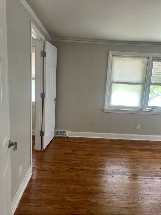 Foto del edificio - 3-Bedroom Gem on Indiana St with Spacious ...