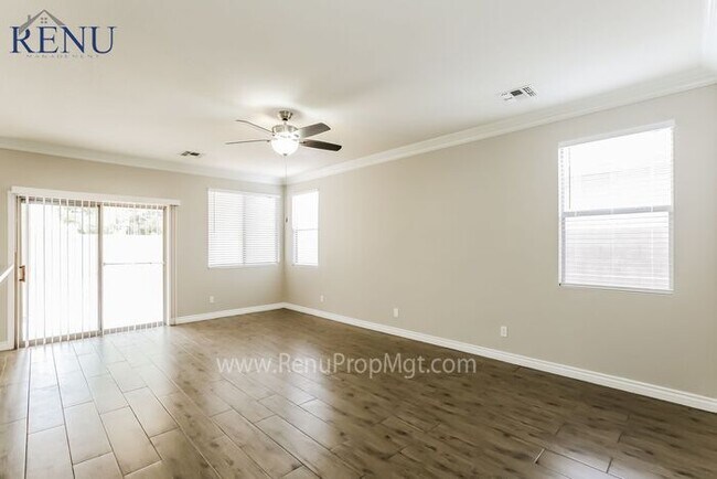 Building Photo - Available Now! Single Story 3 Bed, 2 Bath ...