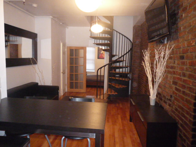 Primary Photo - 240 Mulberry St