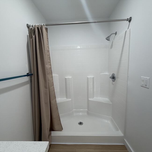 Building Photo - 6012 10th Ave