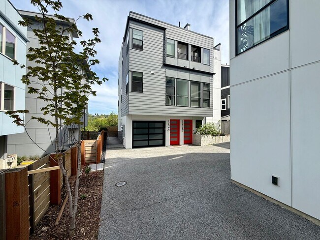 Foto del edificio - Beacon Hill Townhome