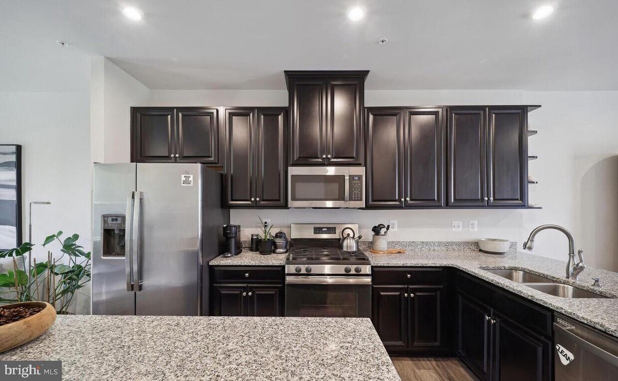 Foto principal - 3019 Bretons Ridge Way