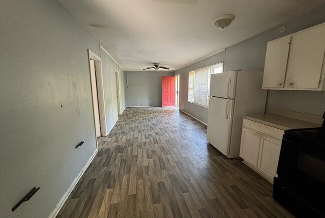 Building Photo - 2858 Jadan Pl
