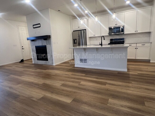 Building Photo - 1131 Anker Dr