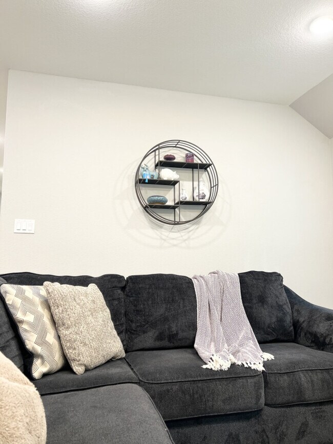 Foto del edificio - 3824 Springfield Dr