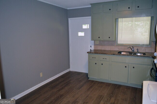 Foto del edificio - 8859 E Main St