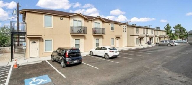 Foto del edificio - Center Way Apartments 2BDR - 1 BATH