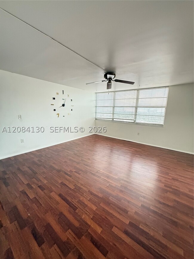 Building Photo - 1351 NE Miami Gardens Dr