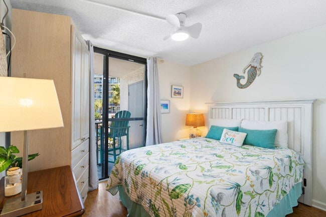 Building Photo - 1832 W Beach Blvd