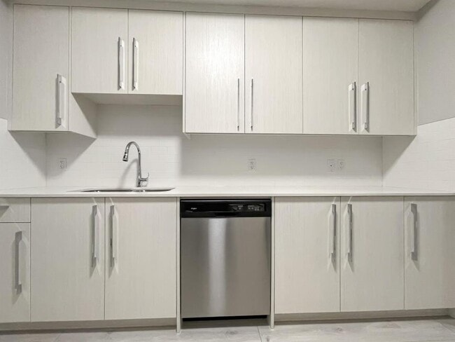 Photo du bâtiment - 1.0 bedroom in Calgary Alberta T2X 4Y2
