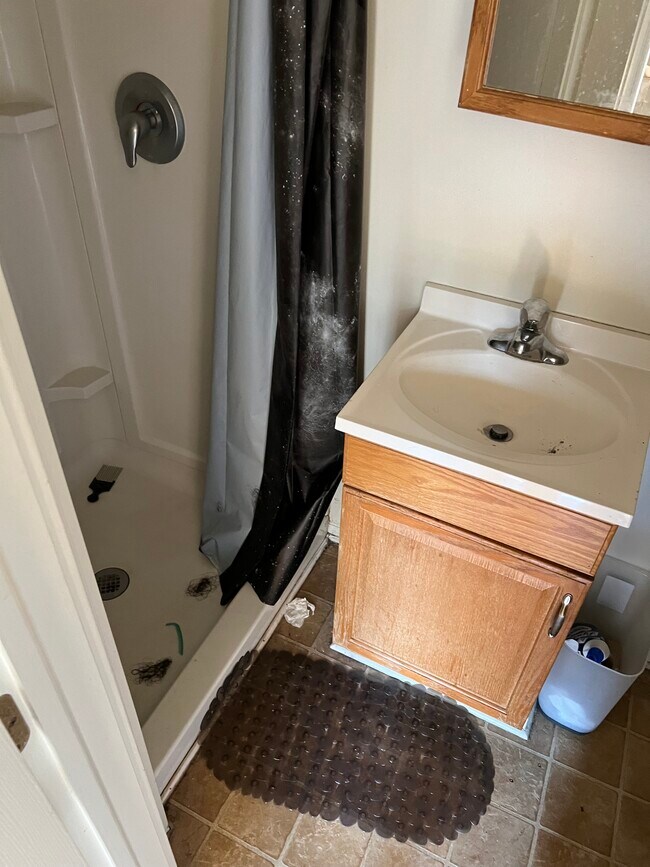 Foto del edificio - 127 College Pl - Utilities Included