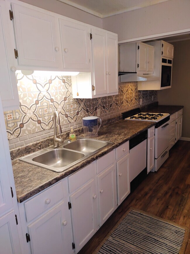 Galley Kitchen - 413 Brookside Rd