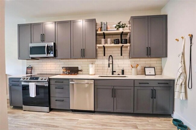 Foto del edificio - 1330 Fairmont Ave NW