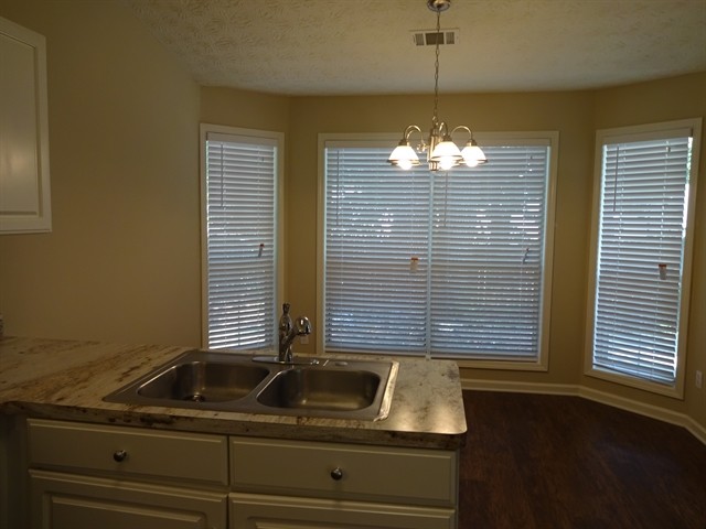 Building Photo - 2875 Camelot Woods Drive