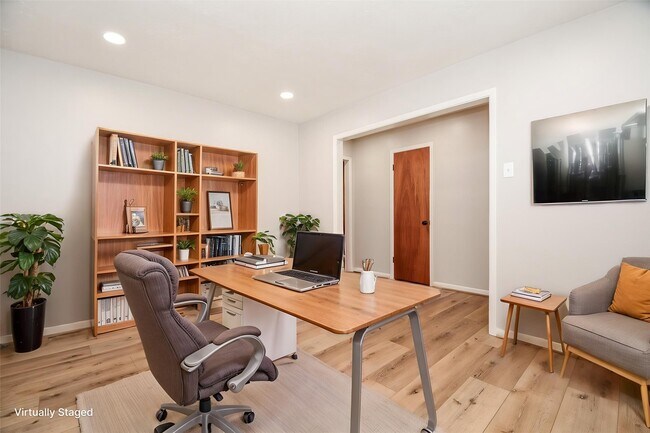 Foto del edificio - 2303 Willow Blvd