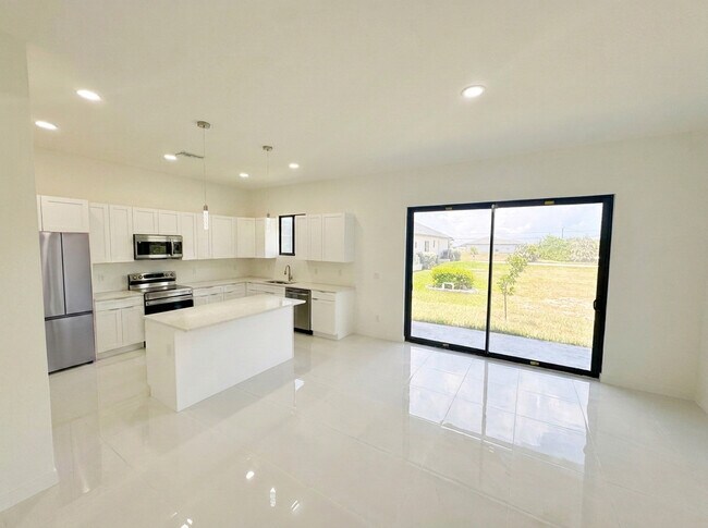 Foto del edificio - 4113 NW 34th St