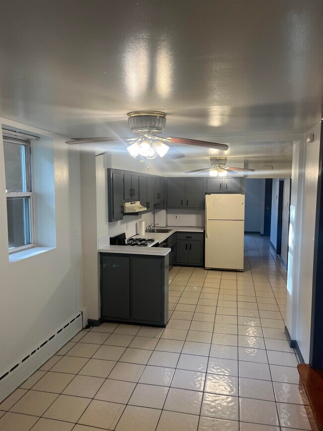 Foto del edificio - 1211 Hillside Pl
