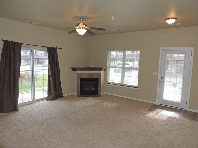 Foto del edificio - $1,950 | 3 Bedroom, 2.5 Bathroom Town Home | Pet Friendly* | Available for August 1st, 2026 Move In!