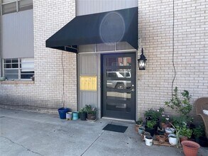 Building Photo - 804 NW 21st St