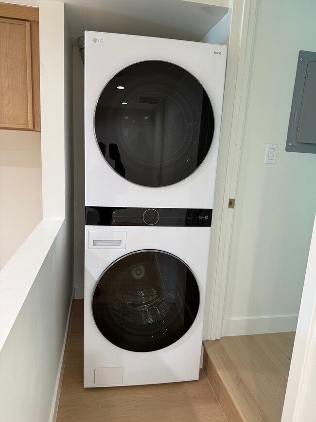 Foto del edificio - 10157 Swinton Ave