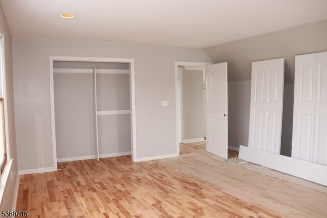Building Photo - 66 Winant Ave