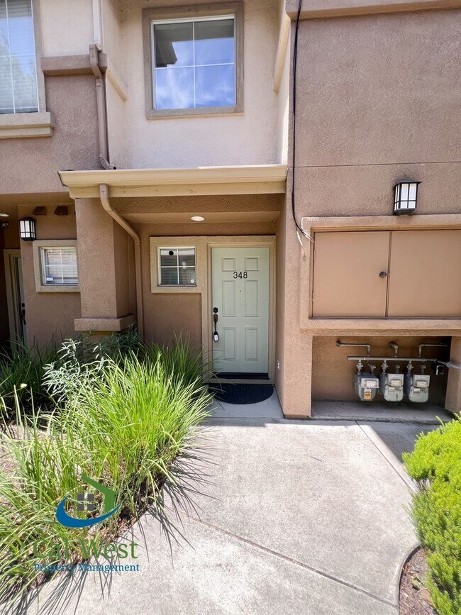 Foto del edificio - $3395 - 2BD/2BA Beautiful Palmia Condo Near Cottle Road & 85 Available Now!