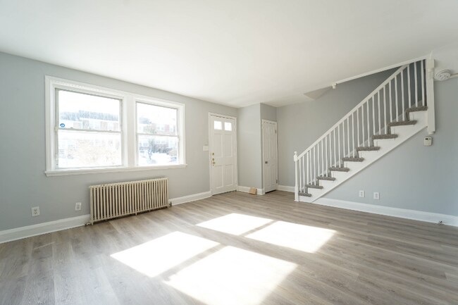 Building Photo - 809 Braeside Rd