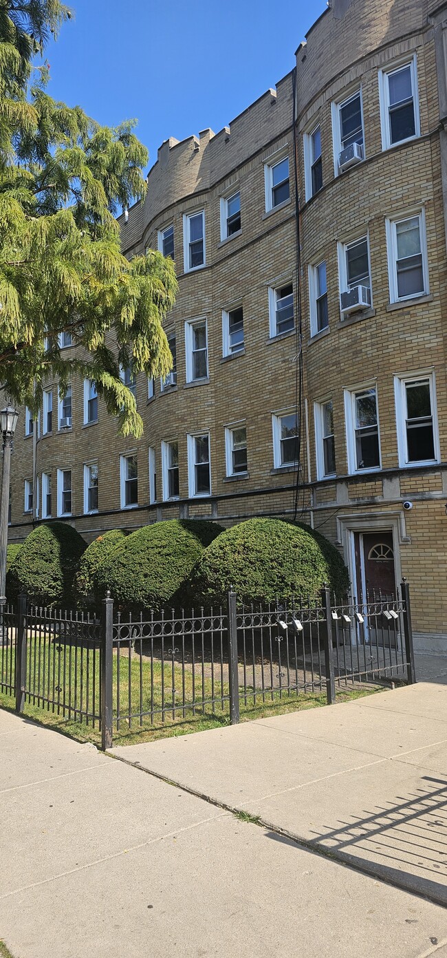 Foto del edificio - 4516 N Malden St
