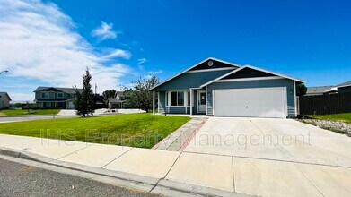 Building Photo - 4010 Dartmoor Ln
