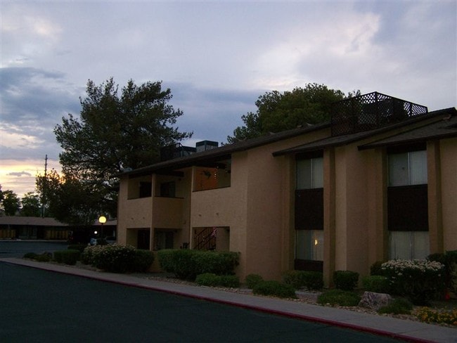 Building Photo - 891 Del Sol Dr