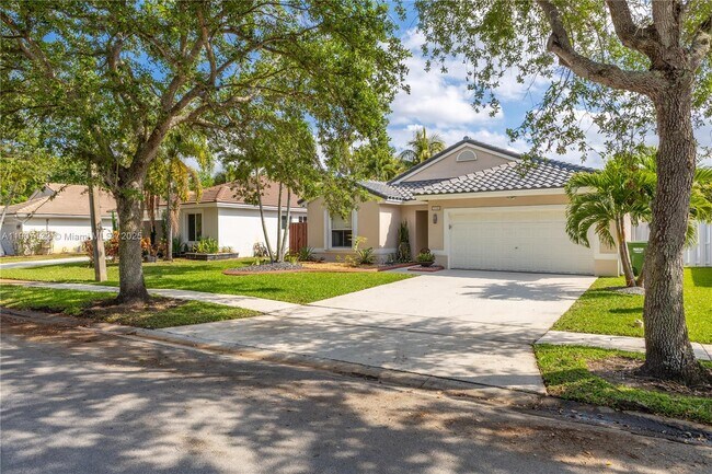 Foto del edificio - 19146 NW 24th Pl