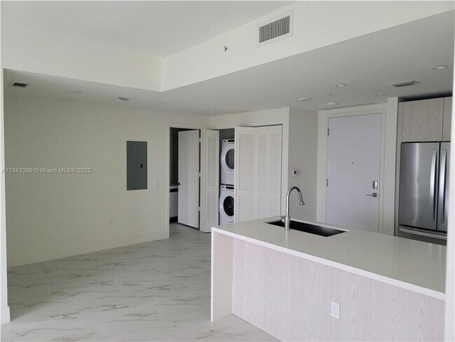 Foto del edificio - 2000 Metropica Wy